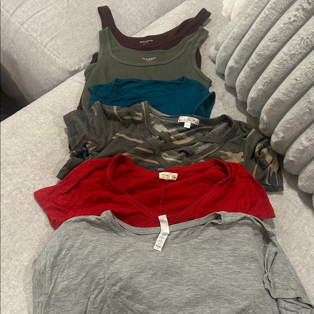 Women's Short Sleeve Tees & Tank Tops Bundle - Small
